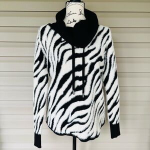 CHICO’S $110 Zenergy® Zebra Cowl-Neck Top